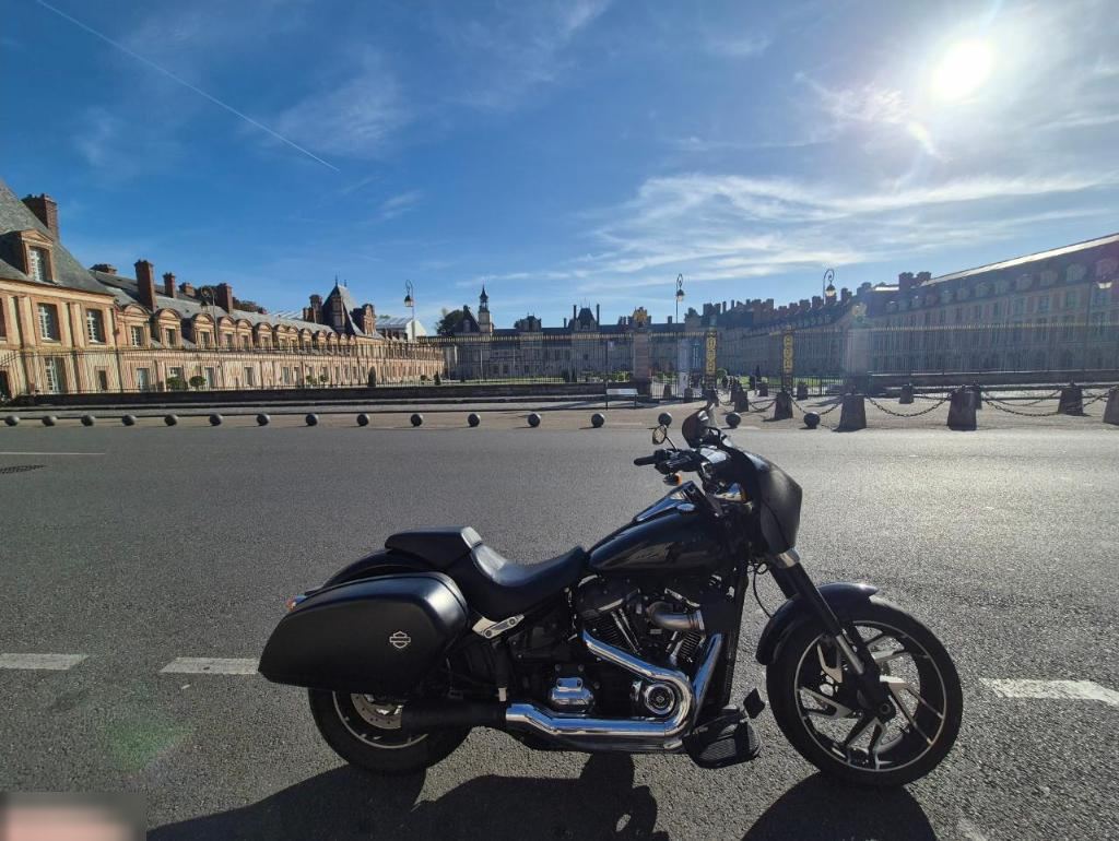 The bike in the chateau square