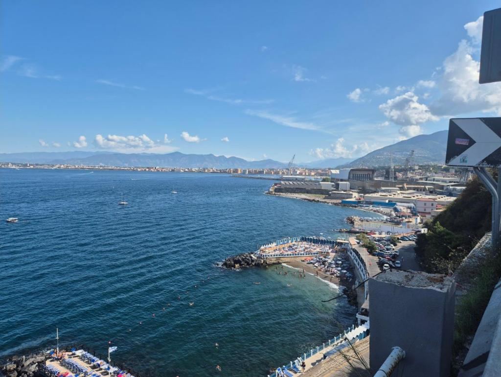 Bay of Naples from the cliff road