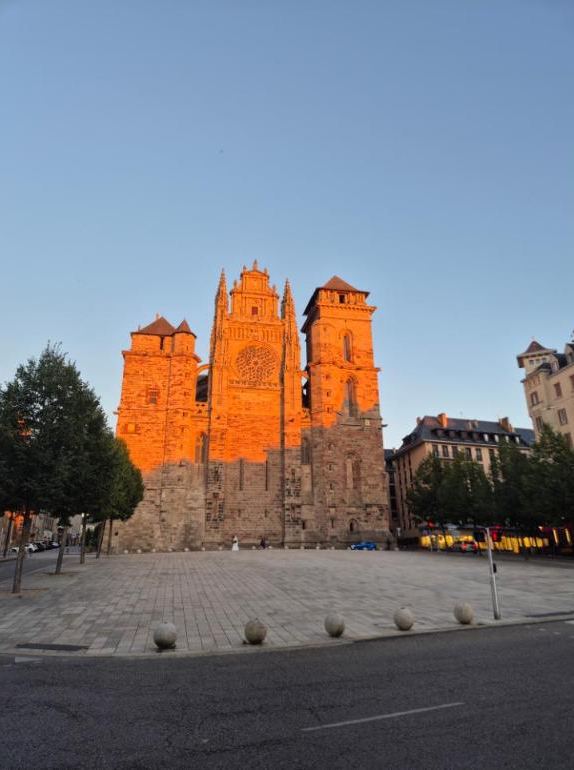 Rodez cathedral glowing in the evening sun
